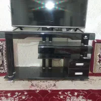 میز زیر تلویزیون