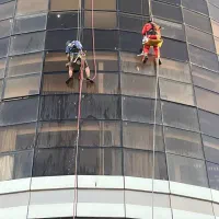 کار در ارتفاع بدون استفاده از داربست و جرثقیل و ..