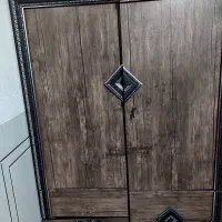 دو عدد کمد لباسی و یک کمد برزنتی