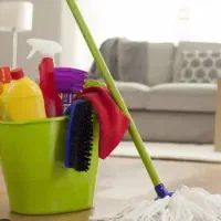 به یک خانم جهت خانه داری