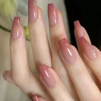 کاشت ناخن باماندگاری و کیفیت بالا(۴سال سابقه کاری)