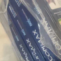 تعدادی کاغذ اچهار و نیم تیغ و پرفراژ رومیزی