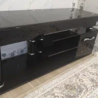 زیر تلویزیون شیشه ای