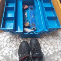 جعبه ابزار .تراز . متر