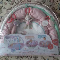 زمین بازی نوزاد