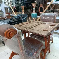 خانم جوان برای نظافت و آشپزی منزل