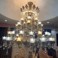 لوستر بزرگگ ومجلل