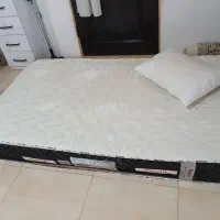 تشک رویال سالم وتمیز در حد سایز ۱۲۰
