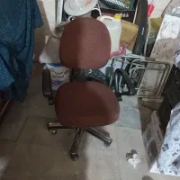 صندلی چرخشی تمیز