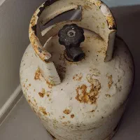 کپسول گاز سفید