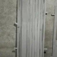 درب اهنی با چهار چوب دو عدد پنجره با چهار چوب