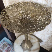 میوه خوری برنزی جلو مبلی ارتفاع۶۵سانت قطر۴۰ سامت