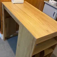 میزصبحانه و کتابخانه