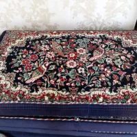 پشتی قالیچه نو وسالم به مبلع 10میلیون