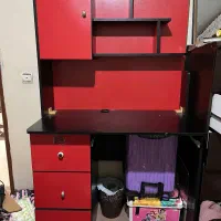 میز تحریر و کتاب خانه