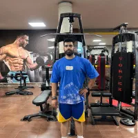 مربی بدنسازی و حرکت اصلاحی