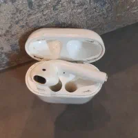 Airpods اصل،یک عدد هندزفری،با جعبه و کابل شارژ|لوازم جانبی موبایل و تبلت|تهران, محمودیه|دیوار
