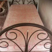 تخت خواب یه نفره فلزی به فروش میرود