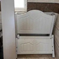 دو عدد تخت خواب یک نفره