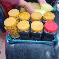 تعدادی آب لیمو و آب قوره و شیره انگور  زیتون