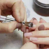 آموزش تضمینی کاشت ناخن با تخفیف 50 درصدی