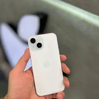 اپل iPhone 15 با حافظهٔ ۱۲۸ گیگابایت