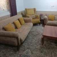 یک دست مبل هفت نفره همراه با میز وعسلی|مبلمان خانگی و میز عسلی|بندر گناوه, |دیوار