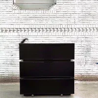 دکوراسیون آرایشگاه زنانه و مردانه|آرایشگاه و سالن‌های زیبایی|زاهدان, |دیوار