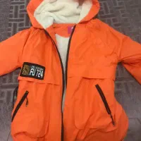 پالتو|لباس|اهر, |دیوار