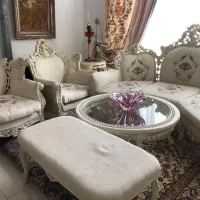 مبل ۷ نفره استیل و میز بزرگ جلو مبل