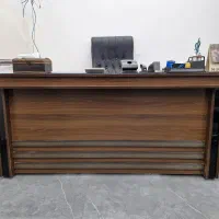 میز مدیریت و کارمندی بسیار سالم در حد نو