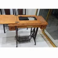 میز چرخ خیاطی قدمت ۱۰۰ ساله