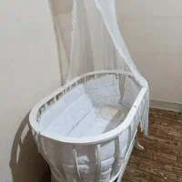 تخت کنار مادر