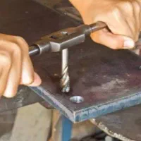 تراشکار سیار.در آوردن پیچ شکسته و قلاویز و حدیده