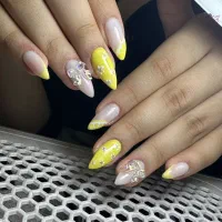 اجرای  ناخن با بهترین کیفیت متریال و کمترین قیمت|خدمات زیبایی و سلامت|شیراز, شریف‌آباد|دیوار