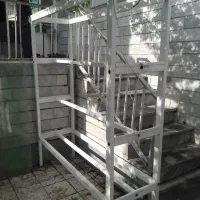 ویترین پشت شیشه ای آلومینیومی