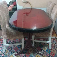 یک عدد میز ناهار خوری با ۴ تا صندلی|میز و صندلی غذاخوری|رشت, جماران|دیوار