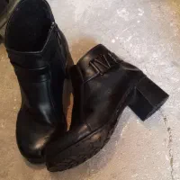 کفش در حد نو سایز ۳۷ تا ۳۸