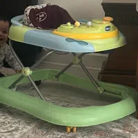 روروئک و تخت کنار مادر و کریر