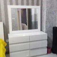 تخت خواب ومیز توالت