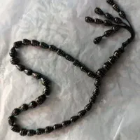 تسبیح هسته خرما سیم کاری مس ونقره  مدل اشکی