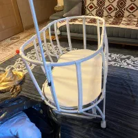 تخت کاملا سالم کنار مادر درحد