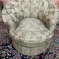 یک عدد مبل راحتی مالزی خارجی آنتیک وارداتی|مبلمان خانگی و میز عسلی|تهران, امیریه|دیوار