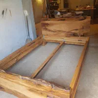 تخت روستیک چوب و کنده درختی و رزین کاری شده