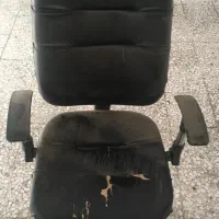 دو عدد صندلی