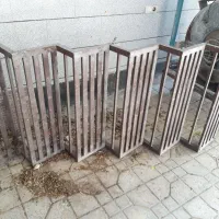 راه پله آهنی تمیز در حد نو بدون پوسیدگی