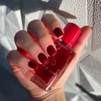 کاشت و ترمیم ناخن قیمت عالی