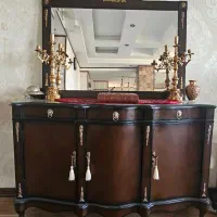 کنسول و اینه سلطنتی