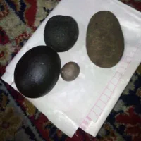 تعدادی سنک هم جذب آهن رباه.. داره.هم قطب نماروحر