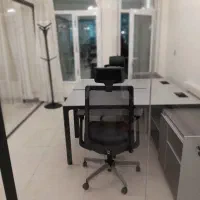 تعدادی میزورک بدون صندلی بفروش میرسد